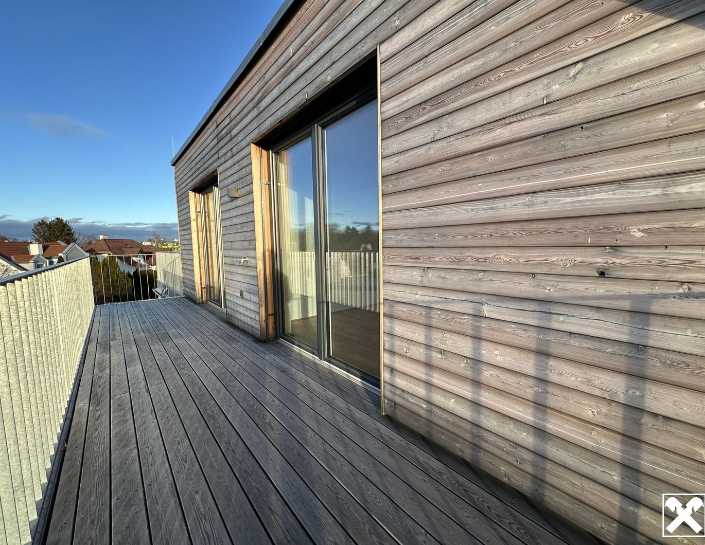 NEUE GROßZÜGIGE DG-WOHNUNG MIT 3 TERRASSEN