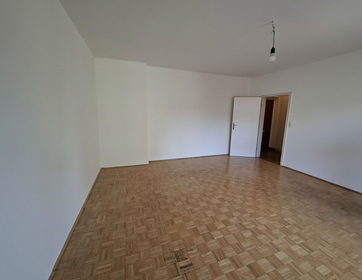 1-Zimmer-Wohnung mit eigenem Parkplatz in Linz-St. Magdalena - Gestaltungsmöglichkeit nach eigenem Geschmack