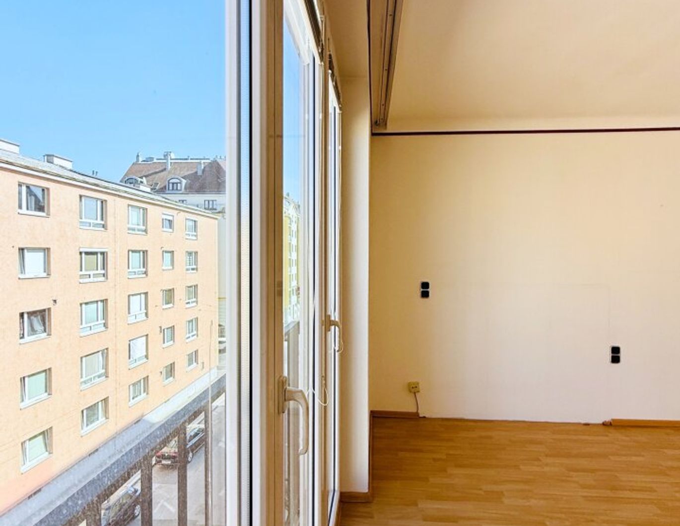 Sehr gut aufgeteilte 2 Zimmer Wohnung mit separater Küche