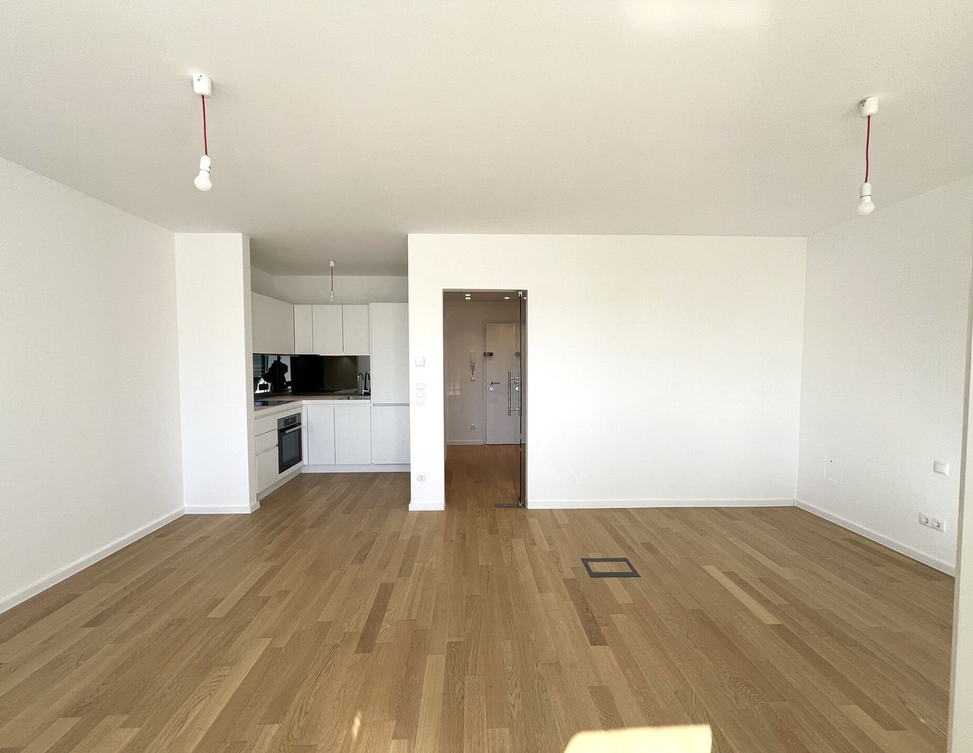 ERSTBEZUG nach Sanierung! Modernes Innenstadtappartement mit Freifläche in 1010 Wien