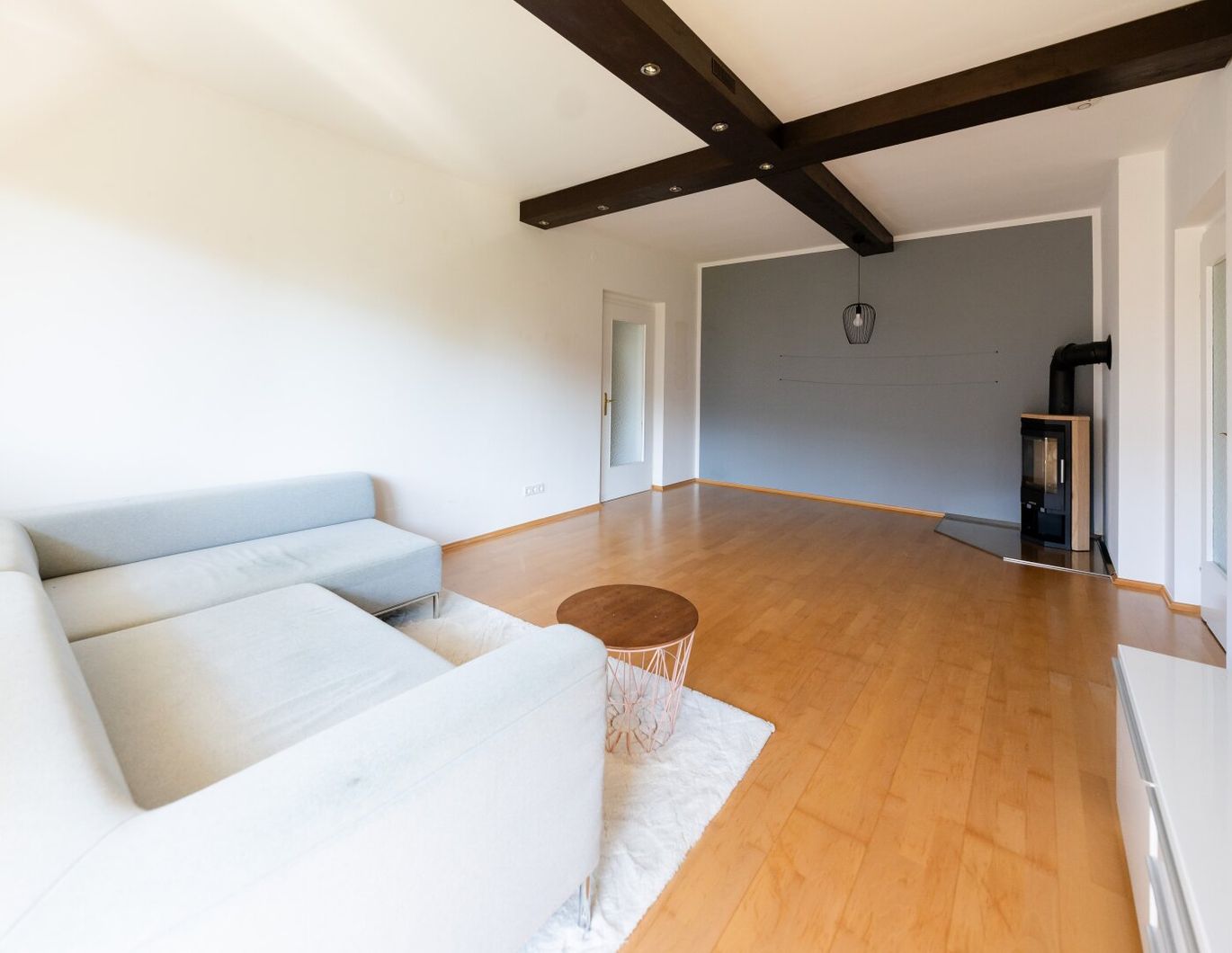 Wohnen mit Charme - 2-Zimmer-Wohnung mit Balkon, Tiefgarage und Schwedenofen in St. Peter