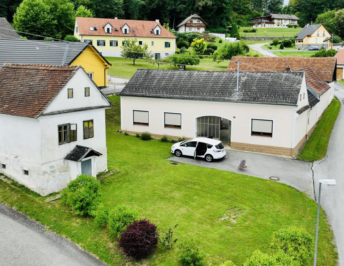 Gepflegter und schmucker Vierkanthof