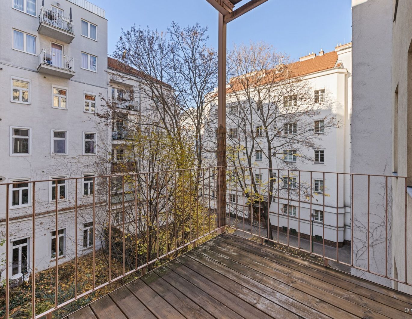 SERVITENVIERTEL - viel Wohnung auf wenig M²- und dann auch noch eine Terrasse im Regelgeschoß!