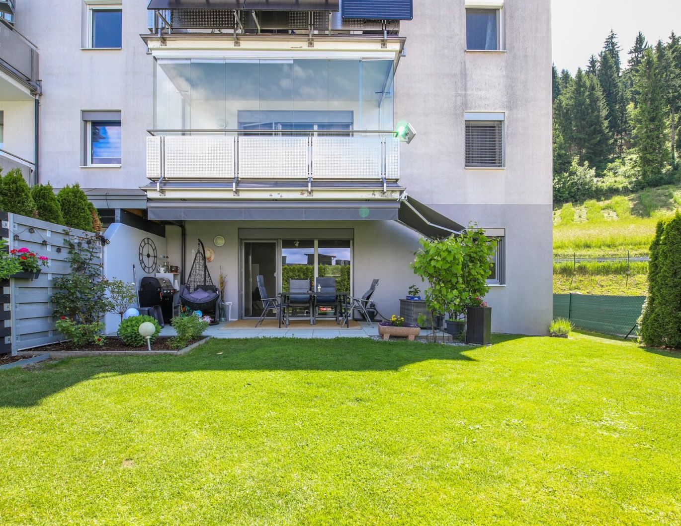 RESERVIERT !! ***Design trifft Natur*** Stilvolle Gartenwohnung mit Schwimmteichnutzung