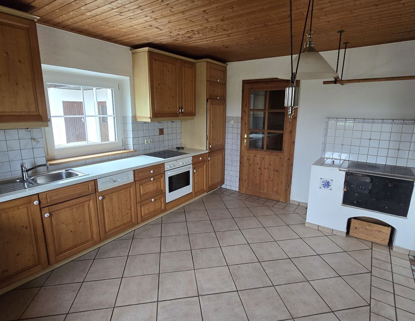 Einfamilienhaus in Waldrandlage / großes Grundstück - Ihr neues Zuhause !