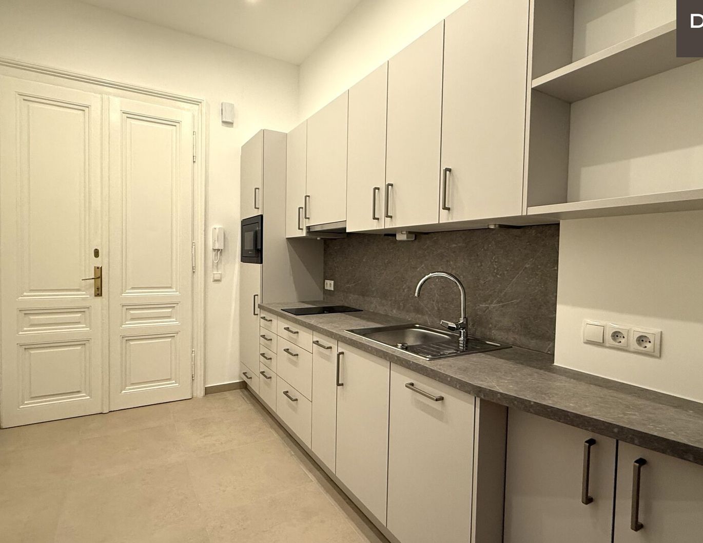 / UNBEFRISTETE MIETDAUER / MITTEN IN DER STADT/ ERSTBEZUG NACH SANIERUNG