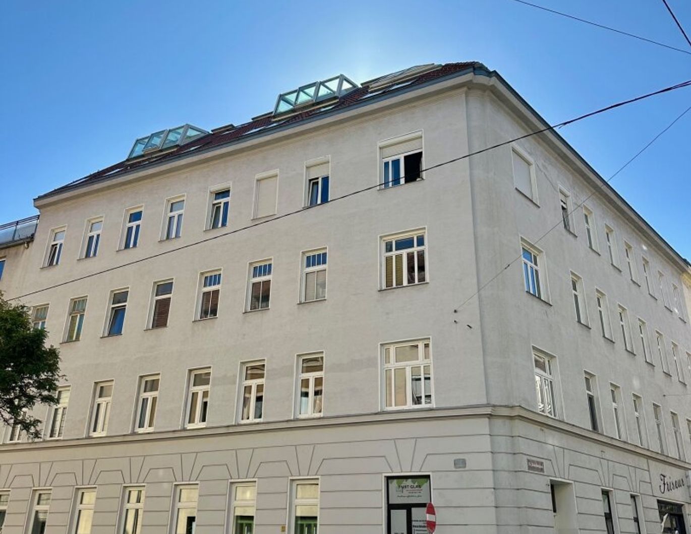 2,5 Zimmer Altbauwohnung im 1. Liftstock Nächst U3