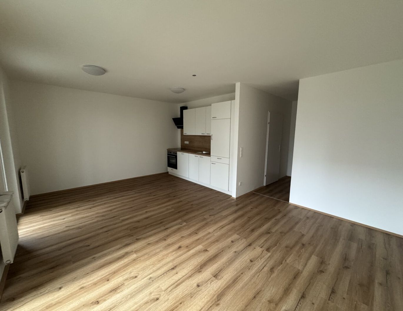 Leistbare 2 Zimmerwohnung mit unbefristetem Mietvertrag. Terrasse!