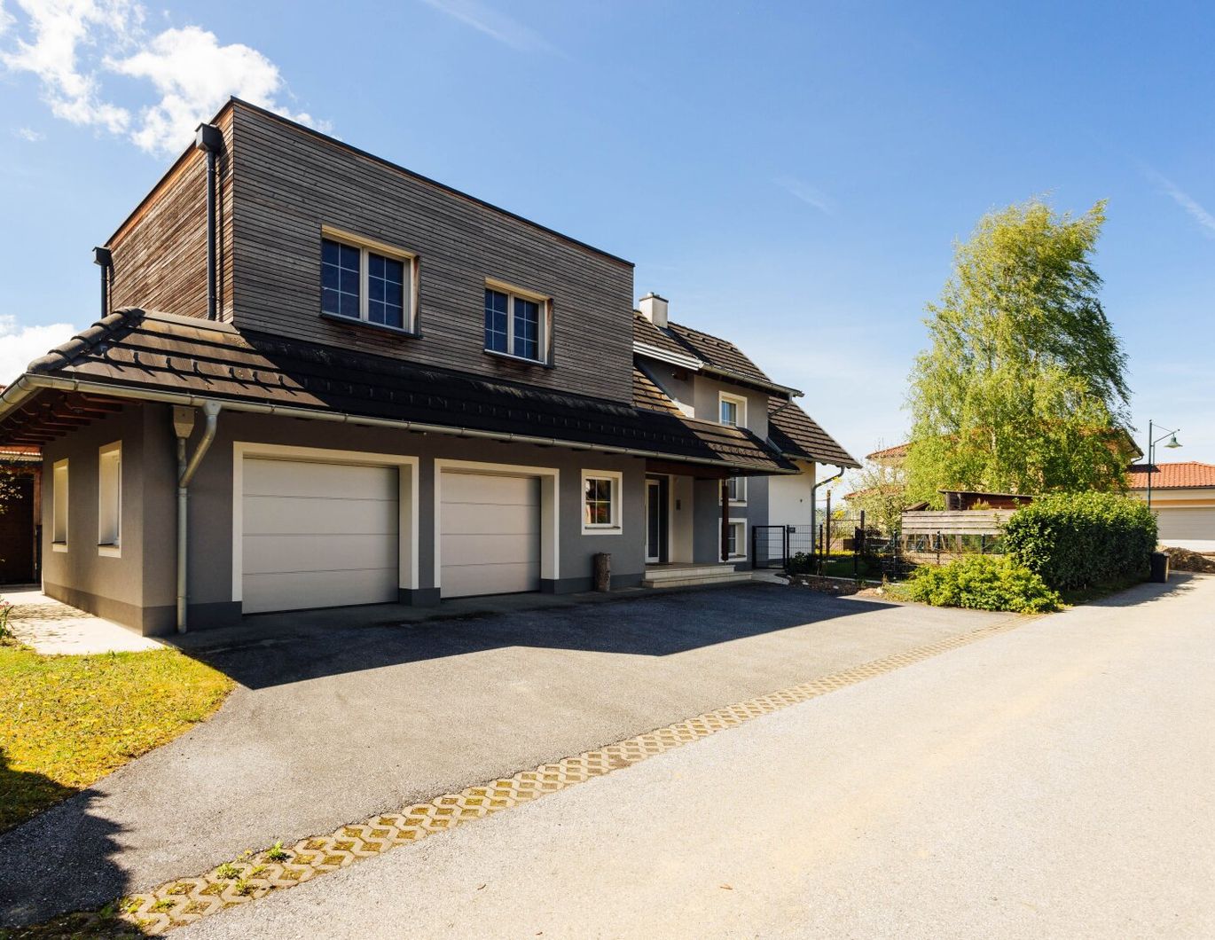 Genussvoll wohnen & unabhängig leben: Traumhaus mit Pool, Photovoltaik & vielem mehr!