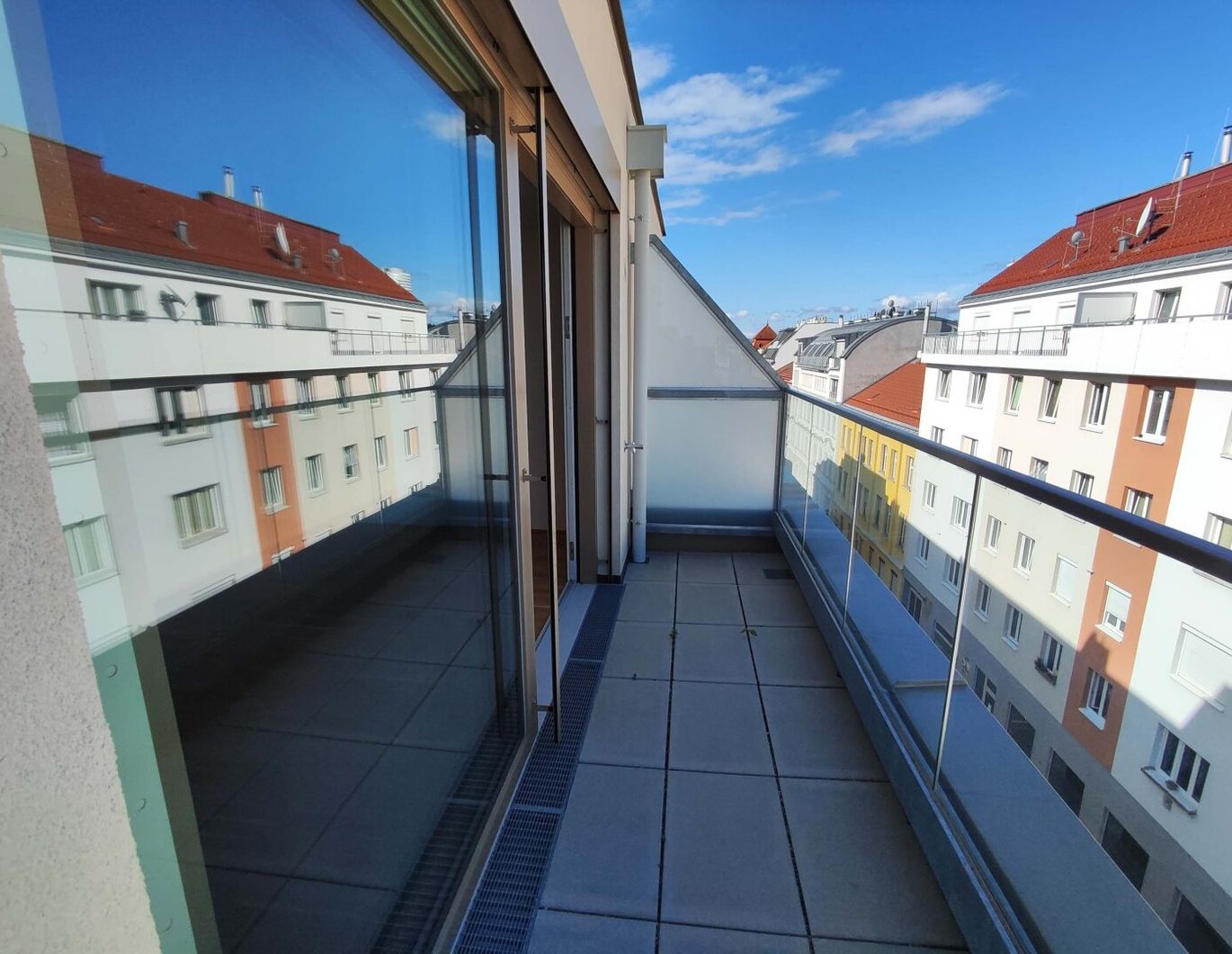 NEUBAU DACHGESCHOß-3-Zimmer-ERSTBEZUG mit Balkon in 1210 Wien! Top 1/39