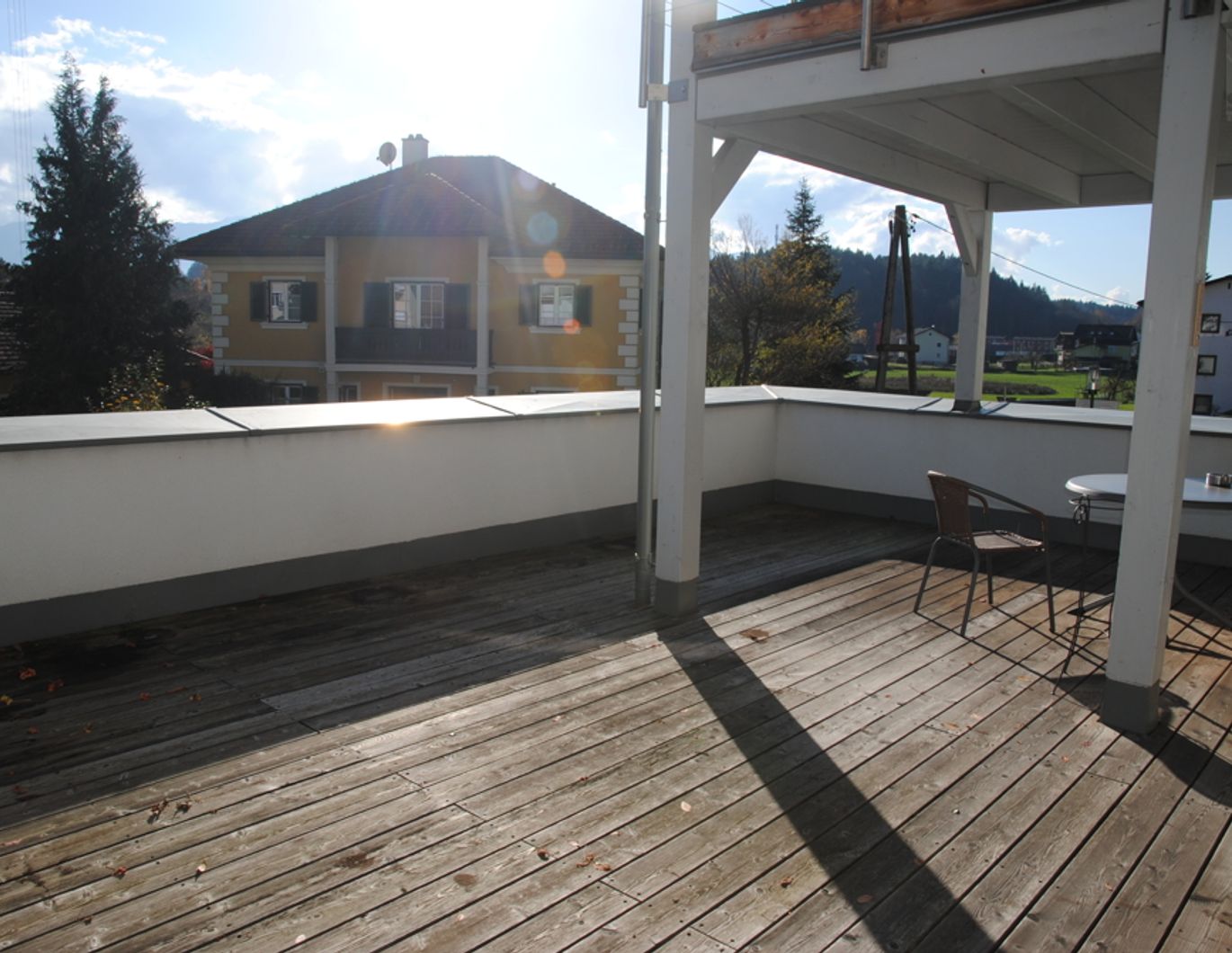 Velden am Wörthersee: Wohnung mit 3 SZ und großer Südterrasse in ruhiger, sonniger Lage mit 3x PKW