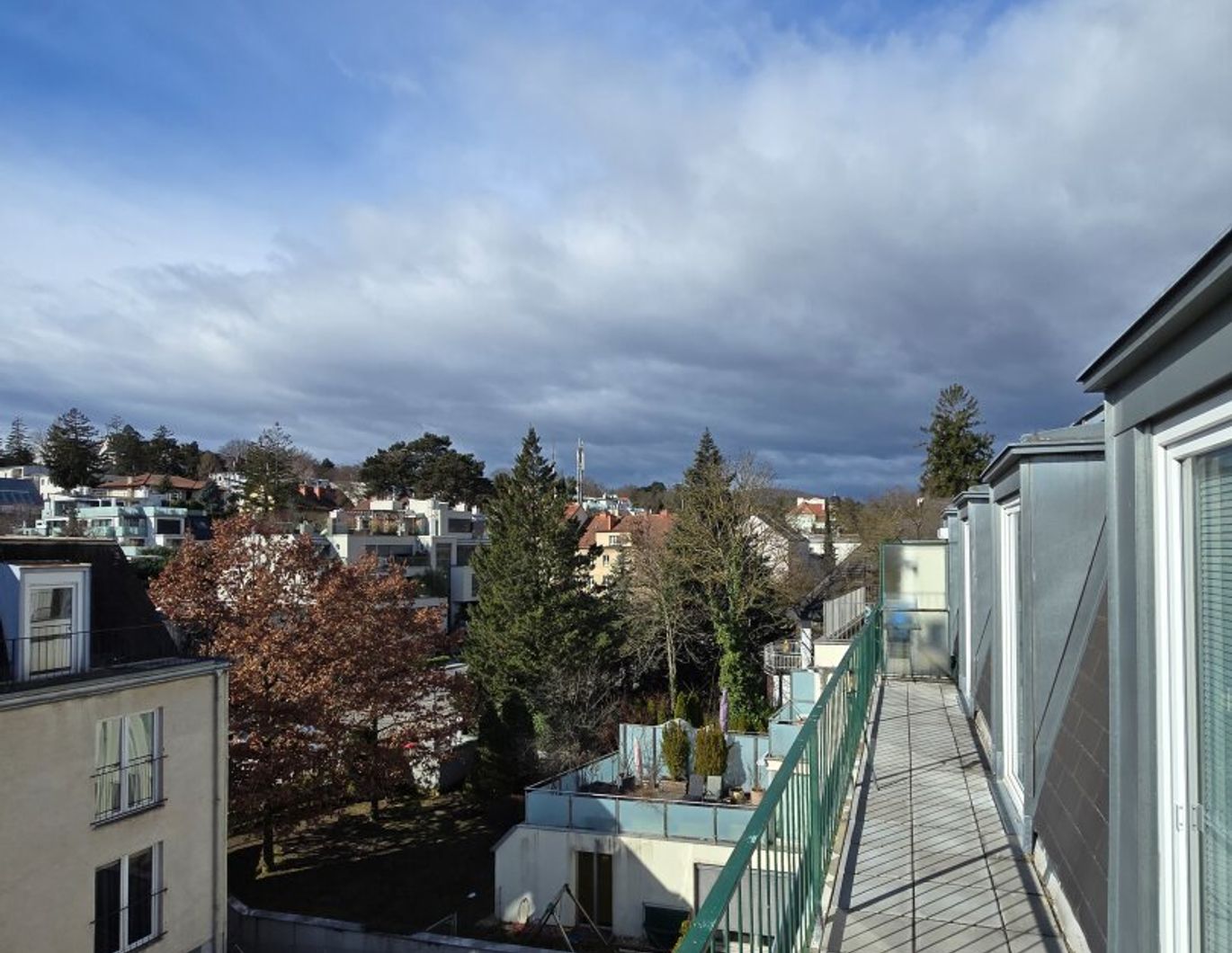 SÜD-WEST TERRASSE I NEUBAUHAUS I NEUWERTIGE KÜCHE I Dachgeschosswohnung I Sieveringer Str.
