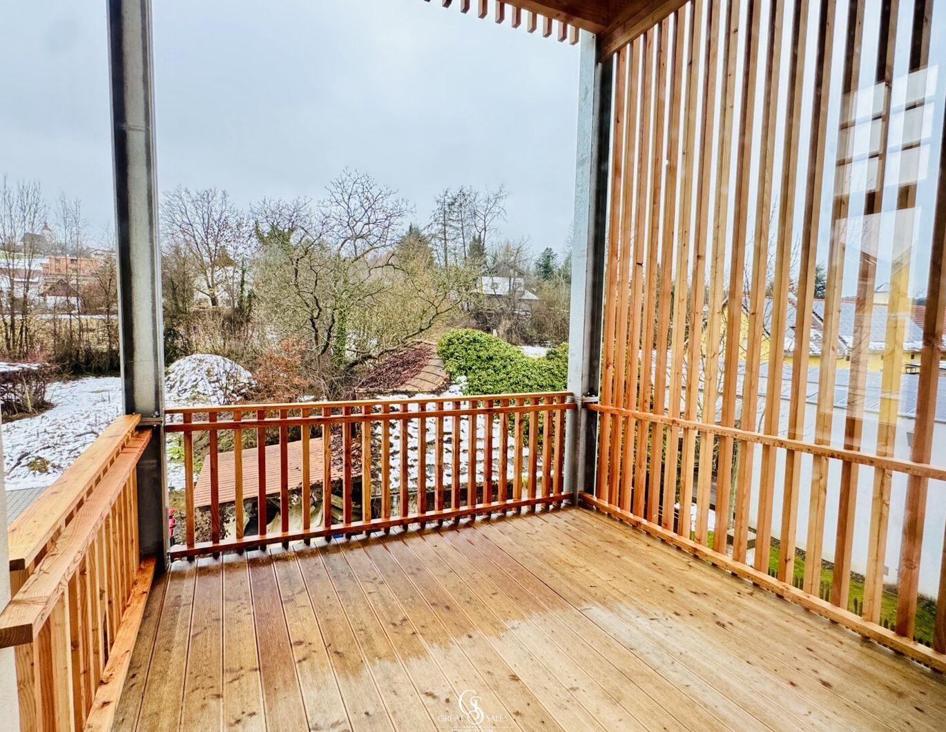 Erstbezug nach Kernsanierung - stilvoll wohnen in einer Villa - 2-Zimmer-Wohnung mit Balkon & Top-Ausstattung!