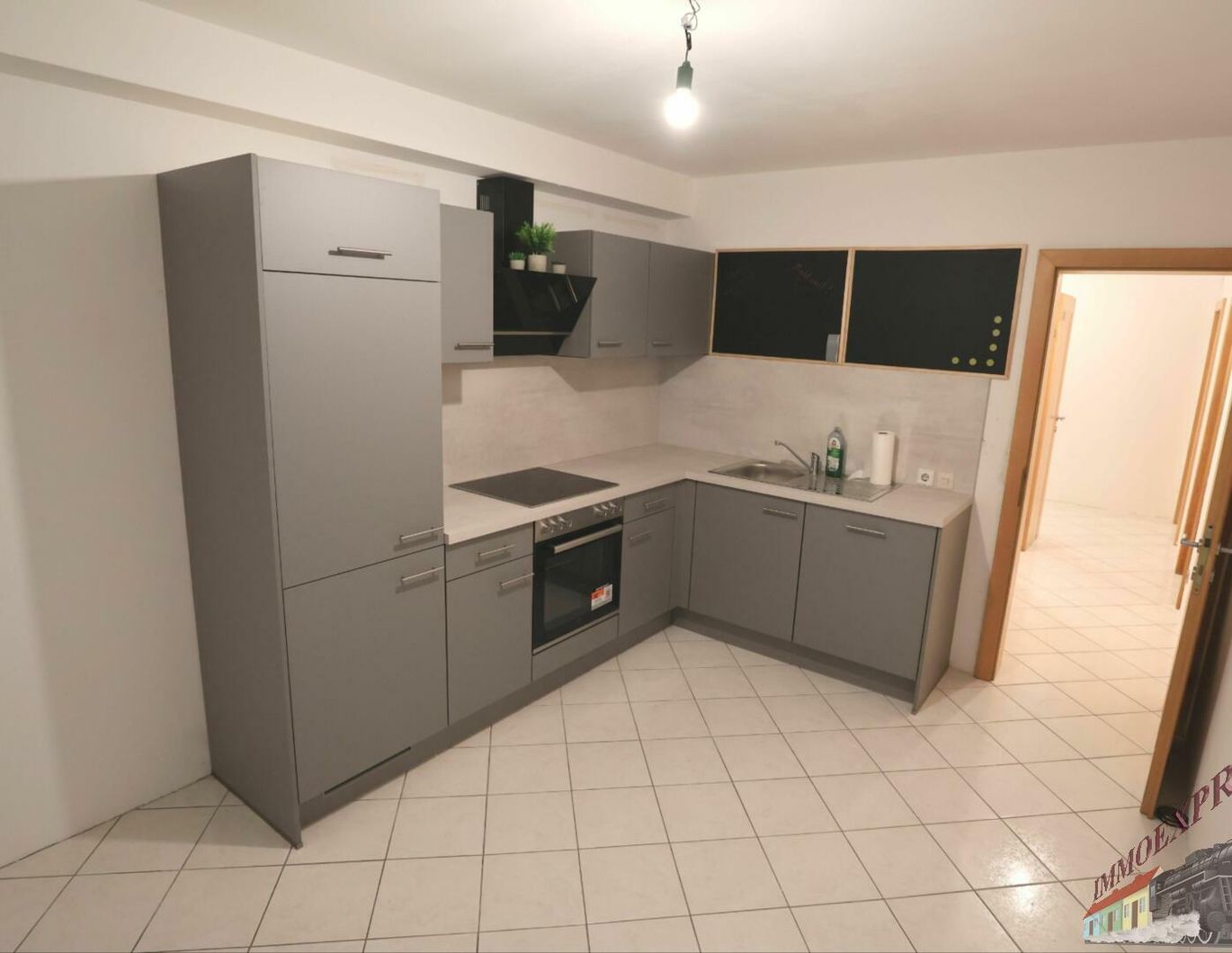 Sehr gut gelegene 3-Zimmer-Wohnung mit Loggia & neuer Küche - Top-Anbindung an S-Bahn & Straßenbahn