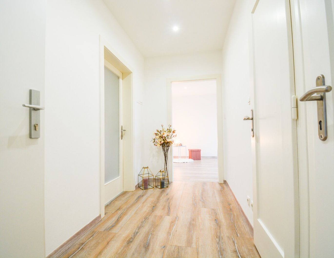 AB SOFORT VERFÜGBAR I HELLE RÄUME I BADEWANNE I IDEALE AUFTEILUNG I HAUSTIERE WILLKOMMEN I RUHIGE LAGE I PROJEKT WOHNEN