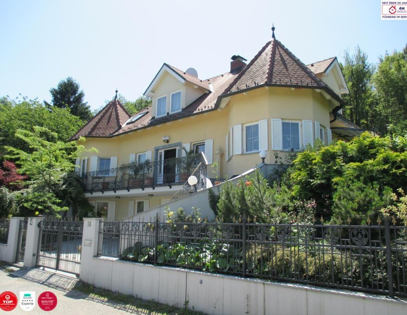 Exklusiv eingerichtete Villa mit orientalischem Hauch in absoluter Ruhelage in einer der begehrtesten Wohnlagen des südwestlichen Wienerwalds