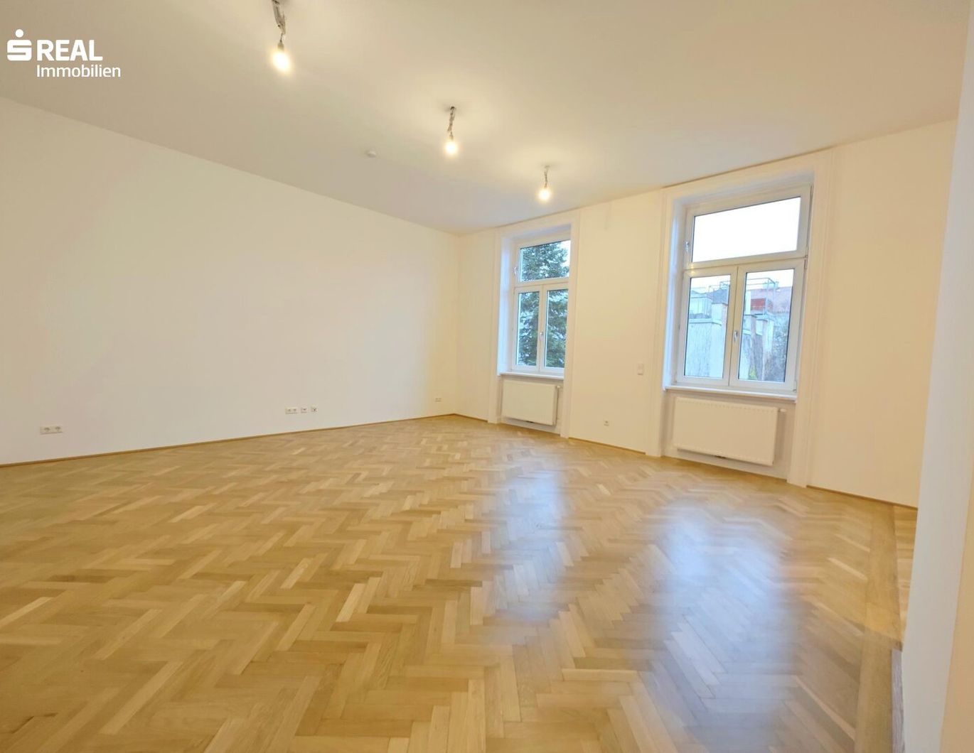 FRISCH SANIERTE 4-ZIMMER ALTBAUWOHNUNG IN DER KANDLGASSE