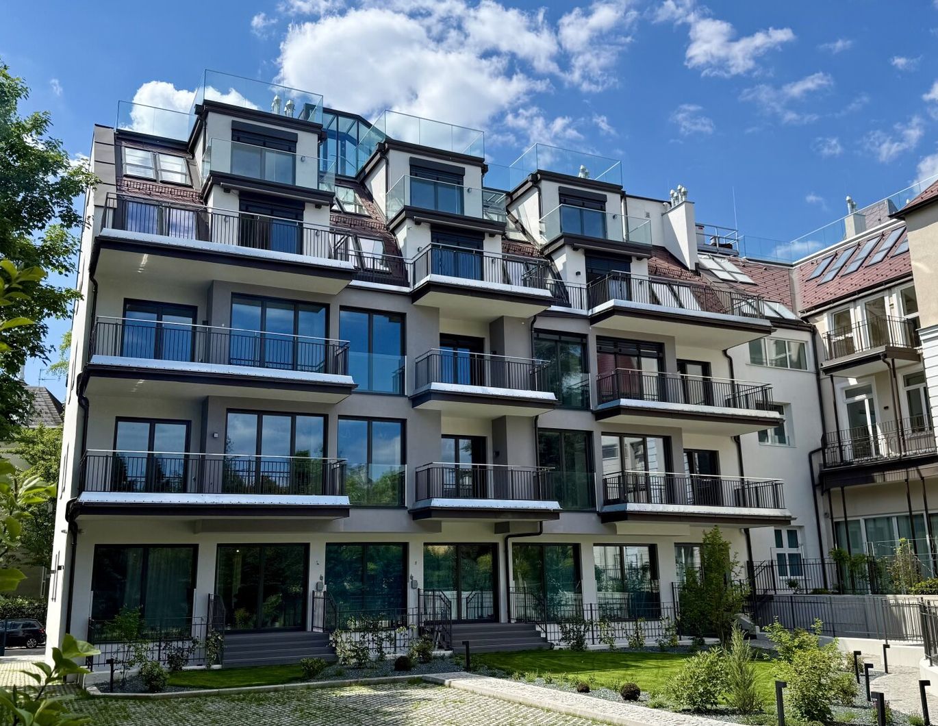Exklusive Garten-Maisonette in revitalisierter Jugendstilvilla