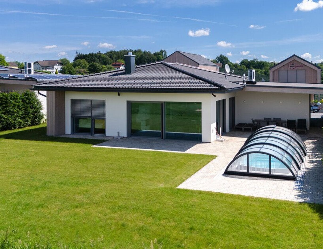 EINZIGARTIG - Luxuriöses Bungalow im Burgenland zu verkaufen / direkt am Golfplatz
