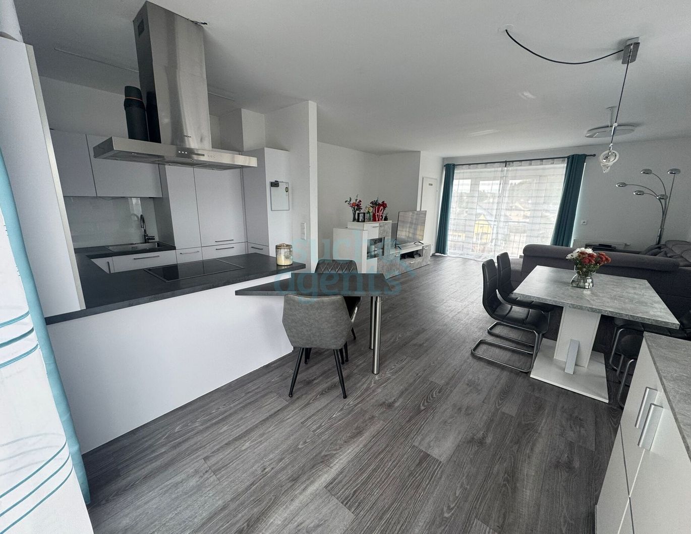 NEUER PREIS! Hochwertige 2 Etagen Neubau-Wohnung mit 3 Zimmern, Balkon und Stellplatz