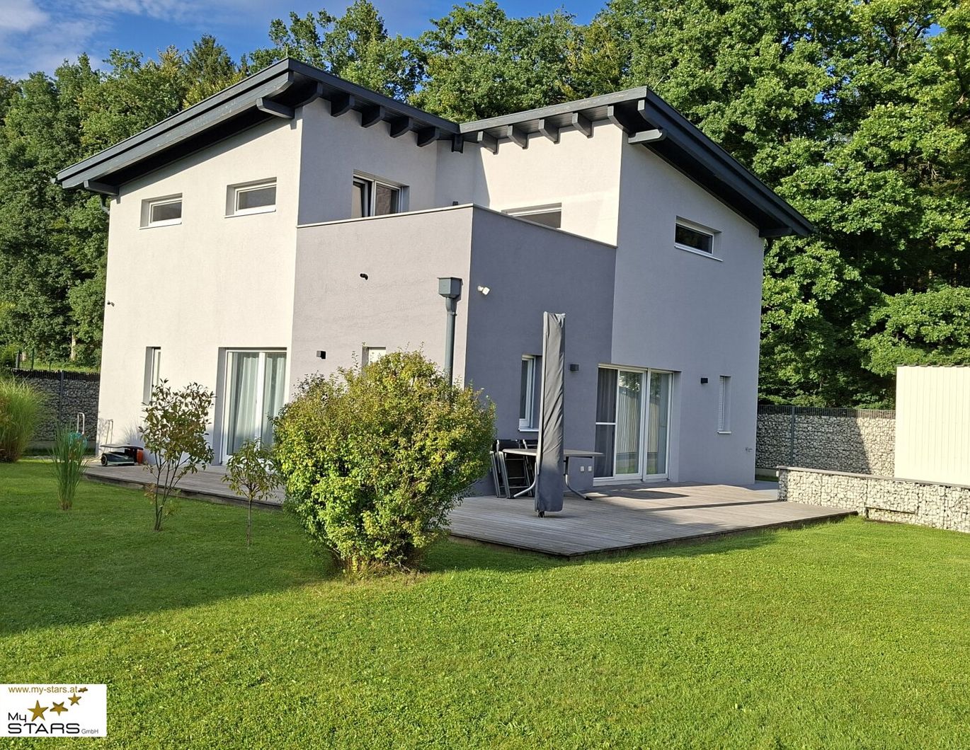 Traumhaus nahe Mattsee: Gepflegtes Zuhause mit großem Garten, Dachterrasse und Doppel-Carport!