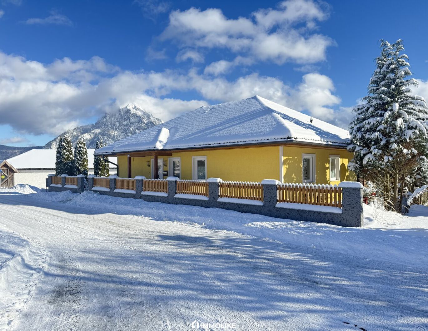 Ruhig. Idyllisch. Mit Bergblick - 4-Zimmer-Bungalow in Traunkirchen!