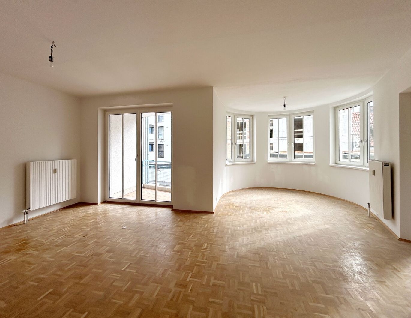 WOHNEN IN DER HAUPTSTADT - 4 ZIMMER CITYWOHNUNG MIT TIEFGARAGE IN LINZ