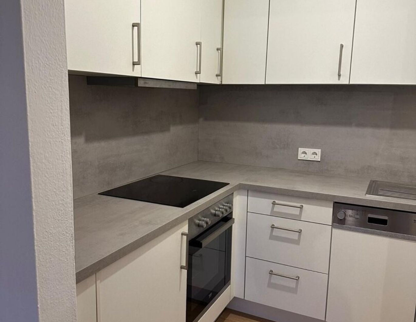 wunderschöne 2,5 Zimmer Wohnung in absoluter Ruhelage neuwertig