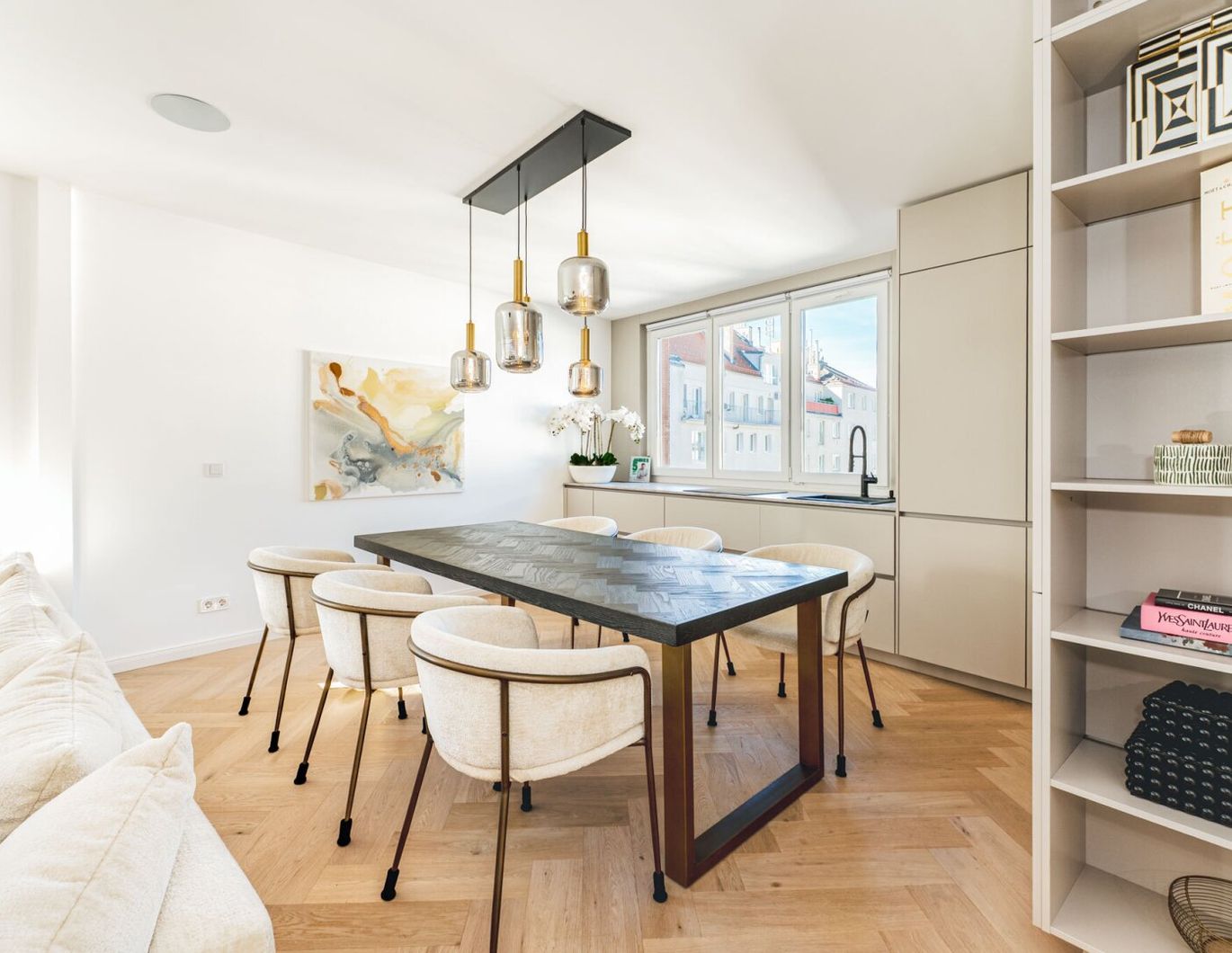 Außergewöhnliche 3-Zimmer-Residenz in zentraler Toplage mit Freifläche