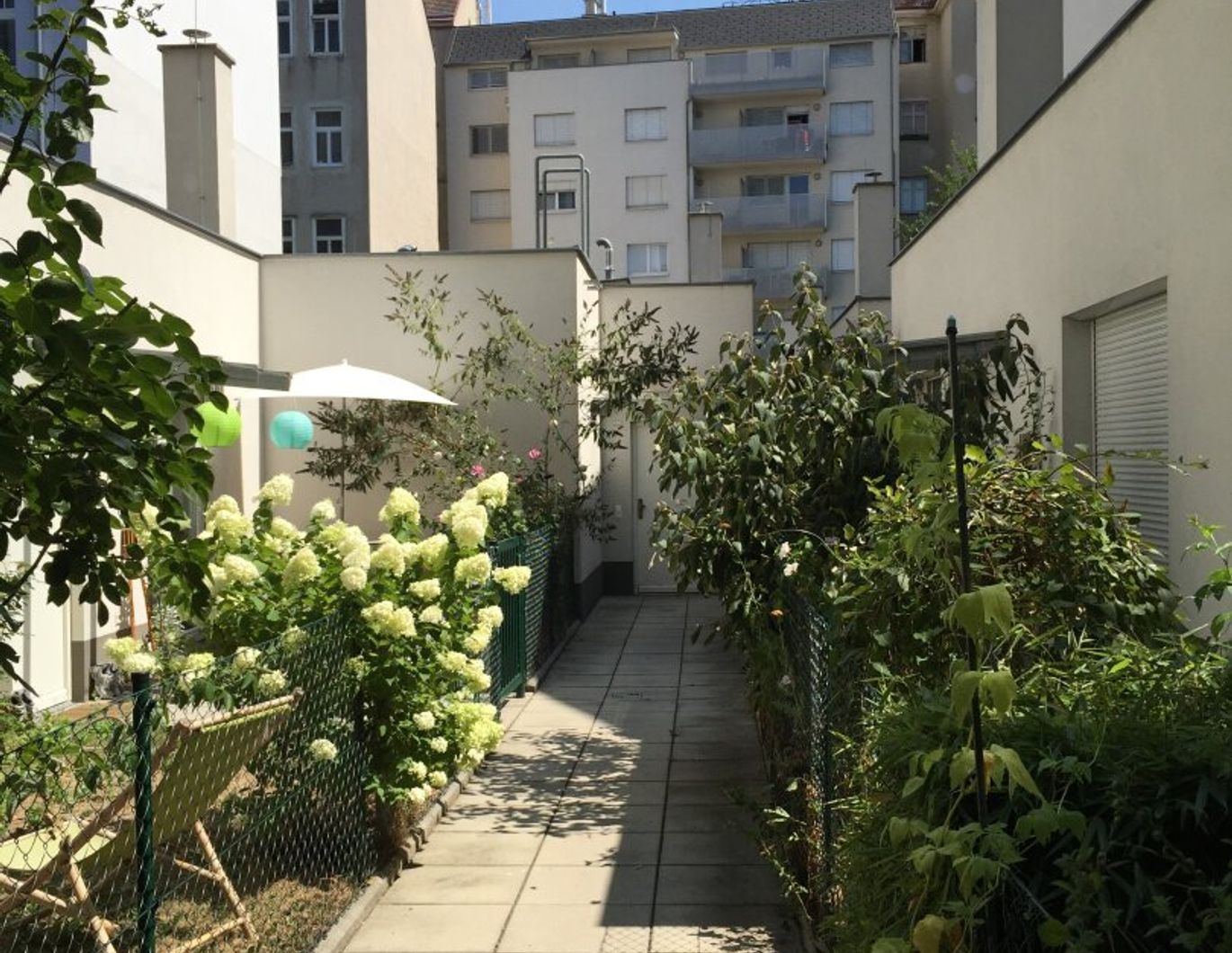 RUHIGE LAGE: Helle 2-Zimmerwohnung mit Garten (Mietbeginn 01.11.2025)