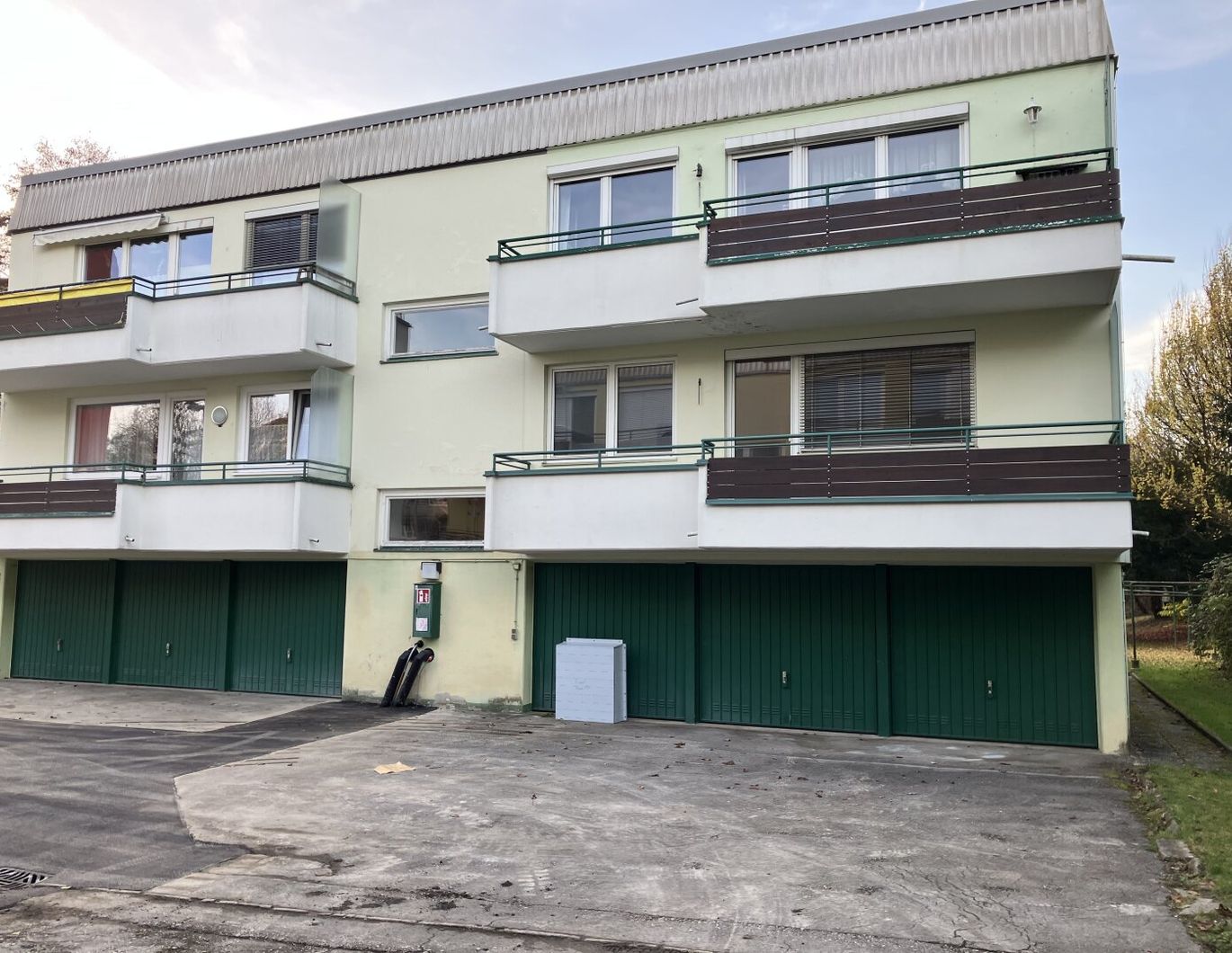 AIGEN: Hübsche 3-ZIMMER-WOHNUNG mit Balkon und Garage in Salzachnähe zu vermieten