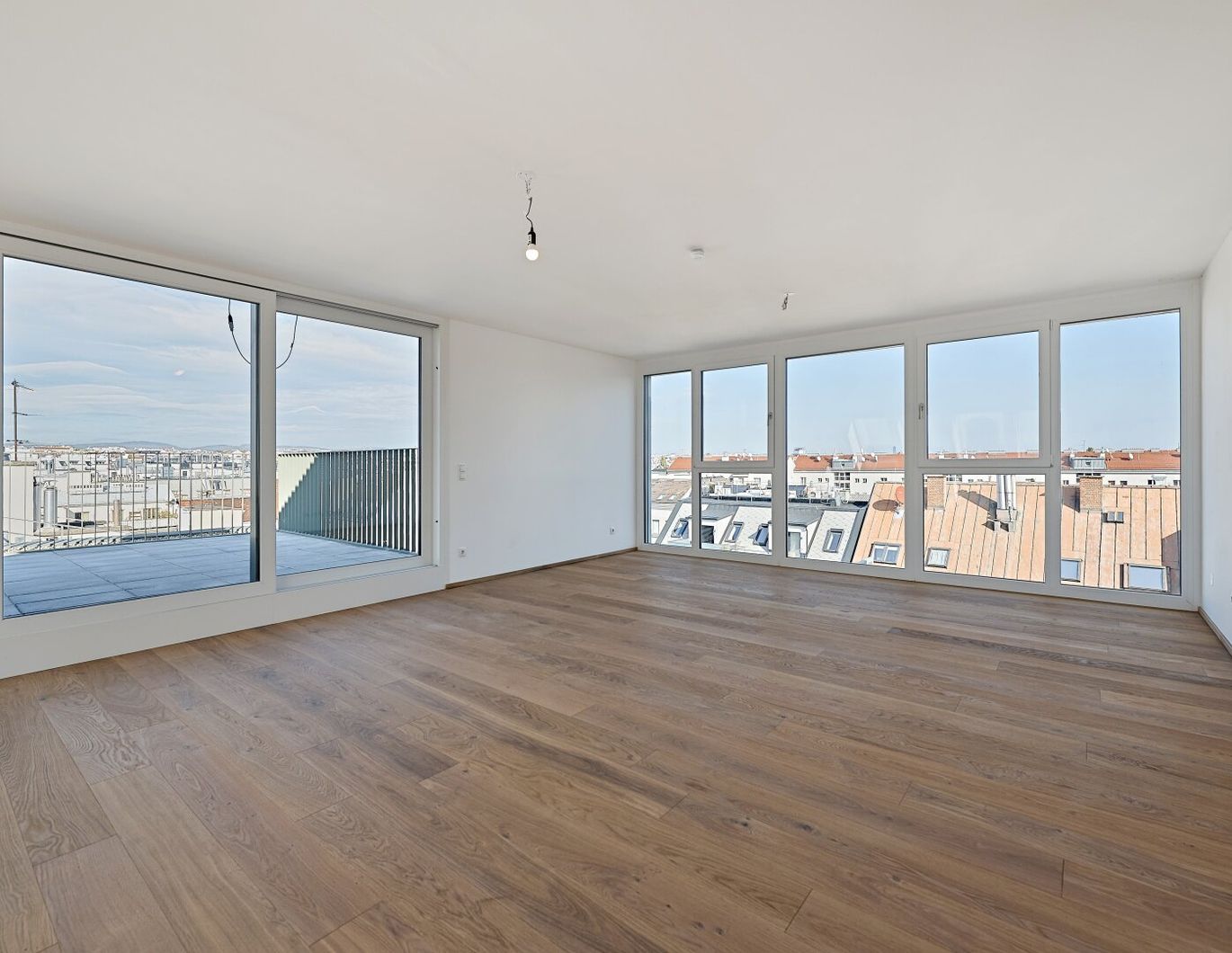 JUWEL AUF ZWEI EBENEN >> lichtdurchflutete Duplex-Terrassenwohnung mit hervorragender Anbindung >> U4 / U6