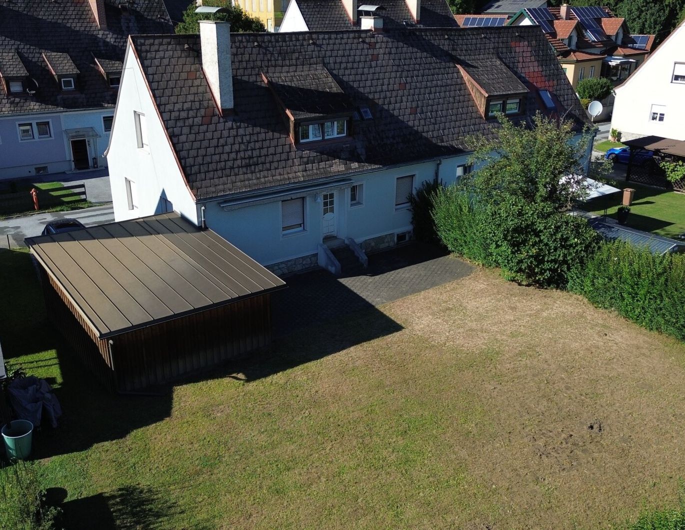 Solide Doppelhaushälfte in zentraler, sonniger Lage