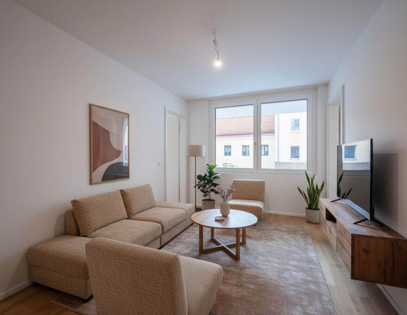 ++MOLLARD 50++ Elegant 3-room apartment in the very heart of the city (1/17)