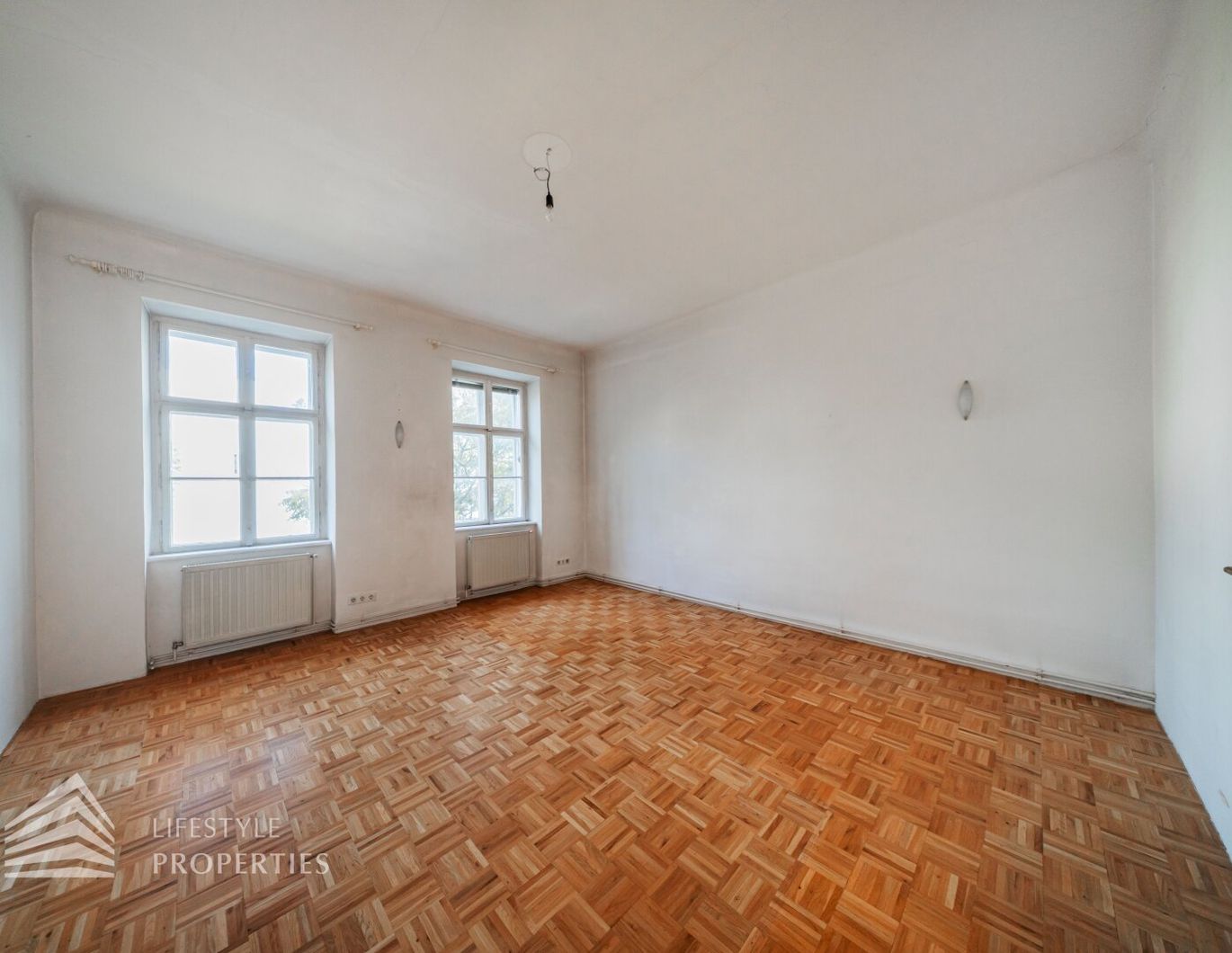 Helle Garconniere, Nähe Mariahilfer Straße