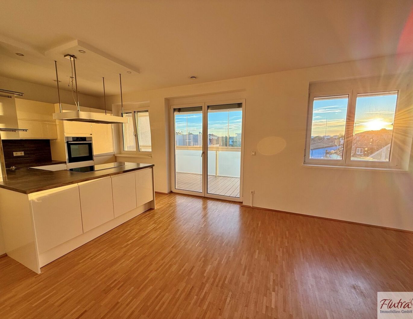 Hochwertige 4-Zimmer Neubauwohnung inkl. verglaster Loggia und TG in Wels/Zentrum!