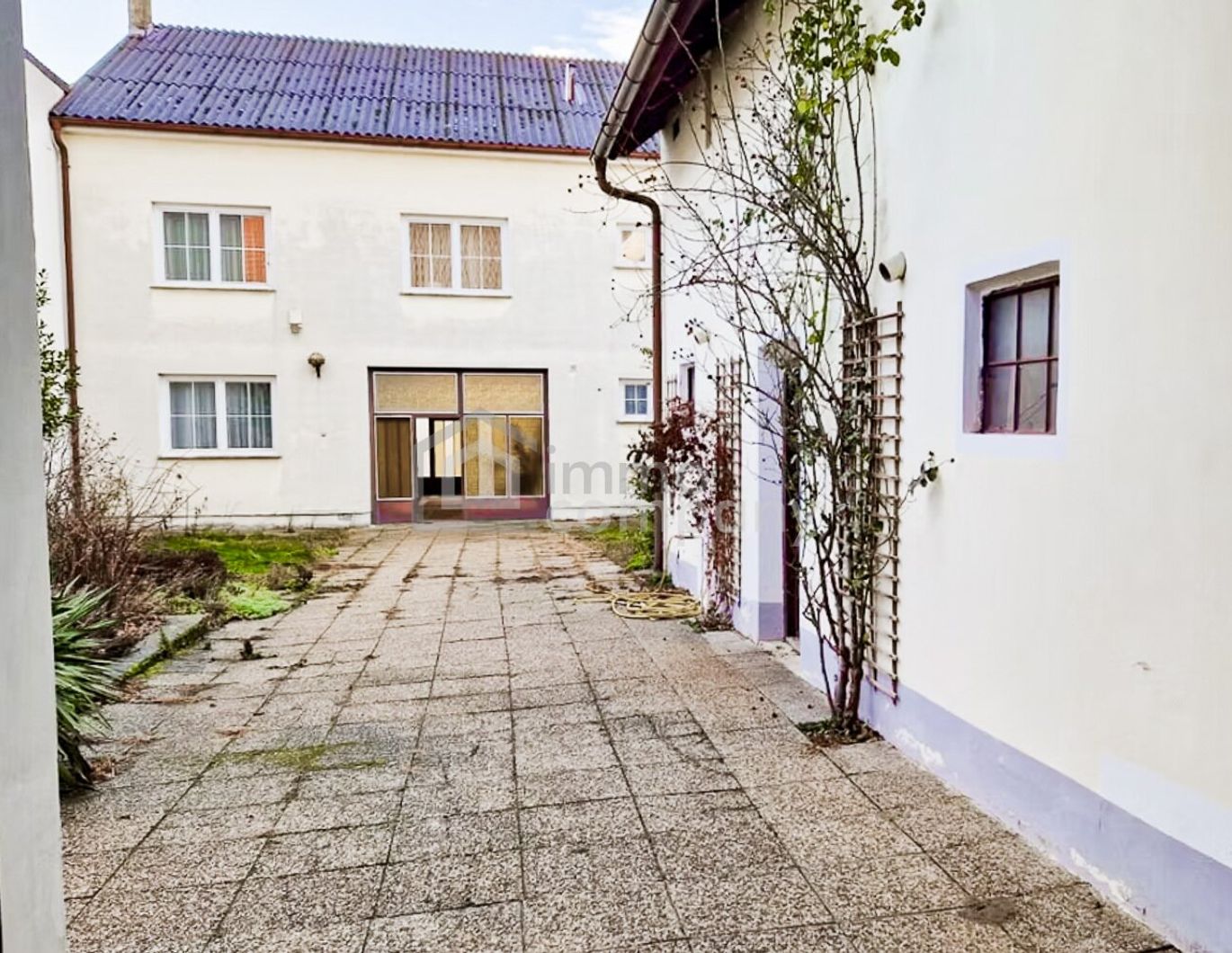 Mehr Platz geht nicht - EFH mit Einliegerwohnung & Nebengebäuden!