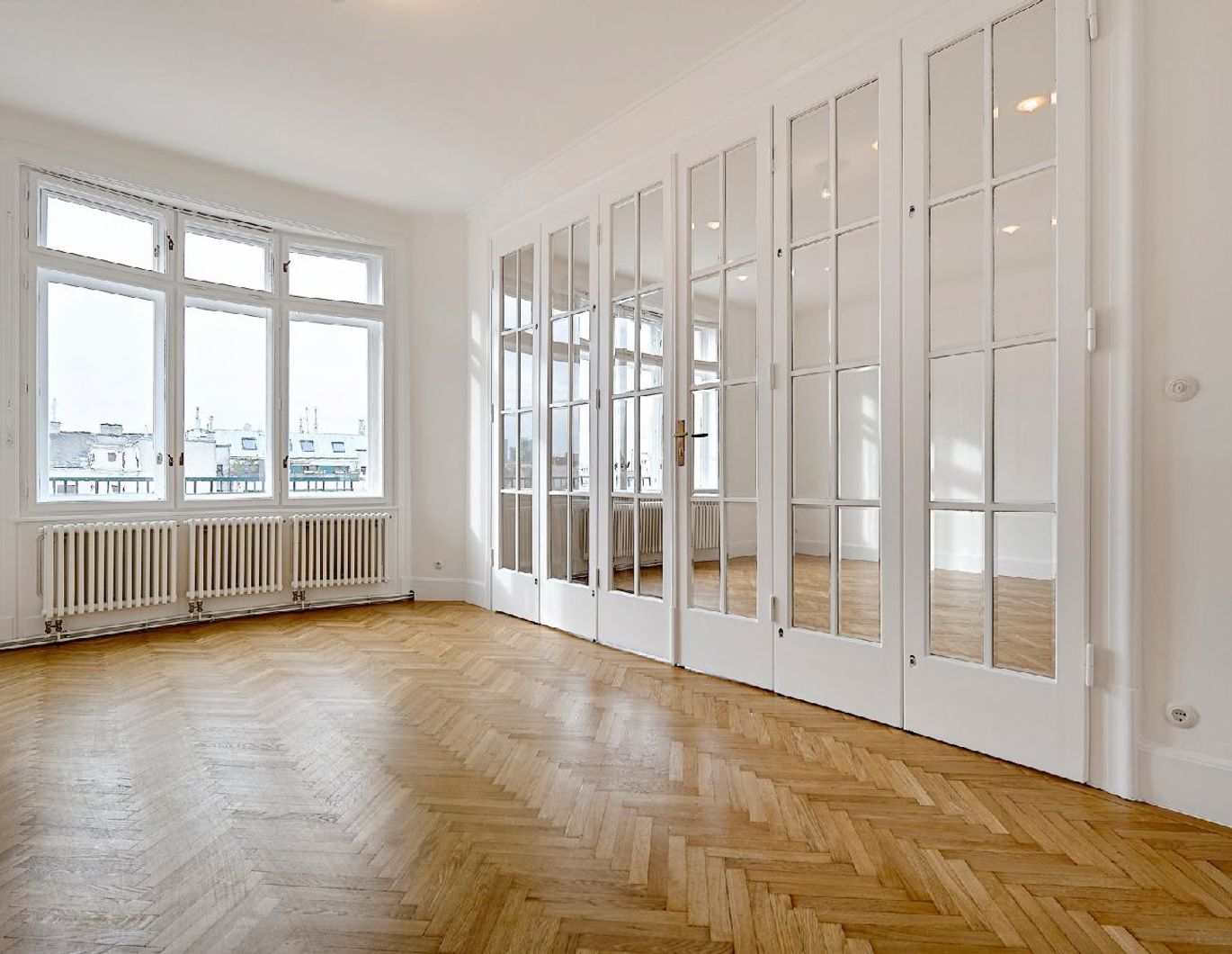 Luxus 4-Zimmer Altbaujuwel beim Schloßquadrat.