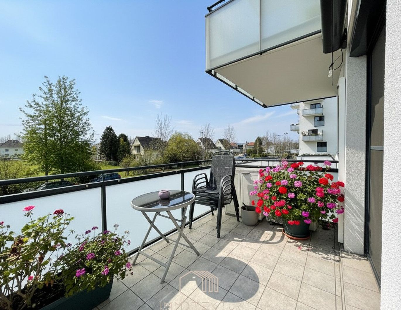 WESTBALKON : Moderne 3-Zimmer-Wohnung mit Tiefgarage in Wetzelsdorf