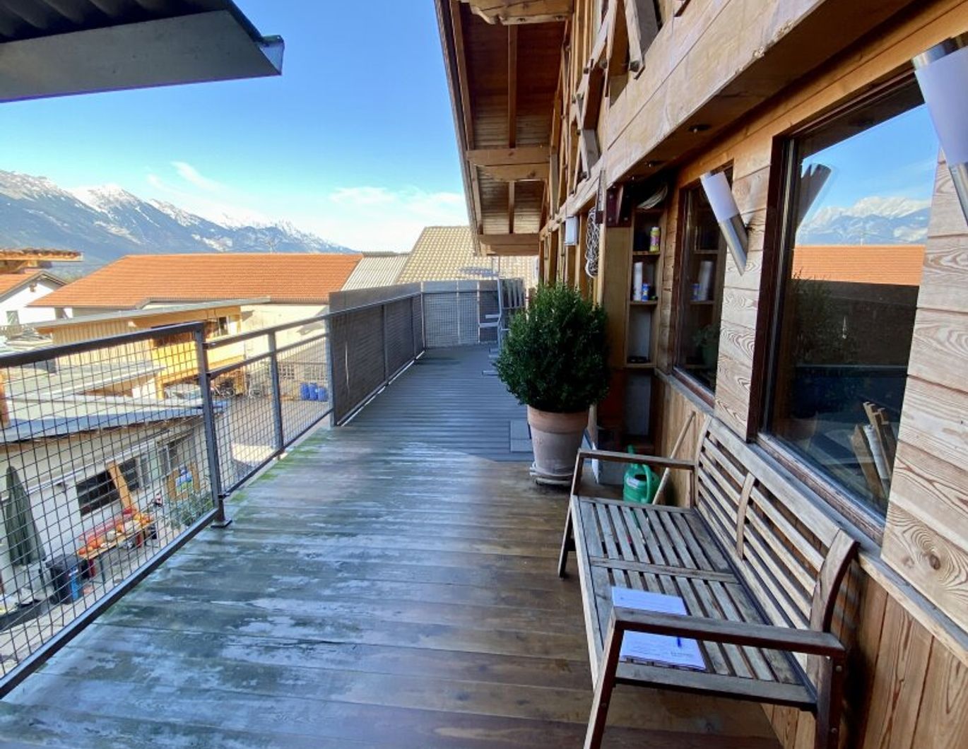 Rarität ! Mehrfamilienhaus/Bauernhaus mit zwei separaten Wohnungen, Garage und viel Platz im wunderschönen Götzens!