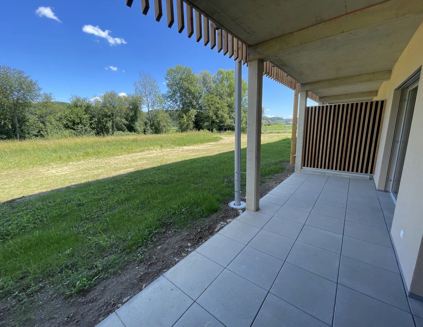 Moderne Erdgeschosswohnung in Heiligenkreuz: Erstbezug mit Terrasse