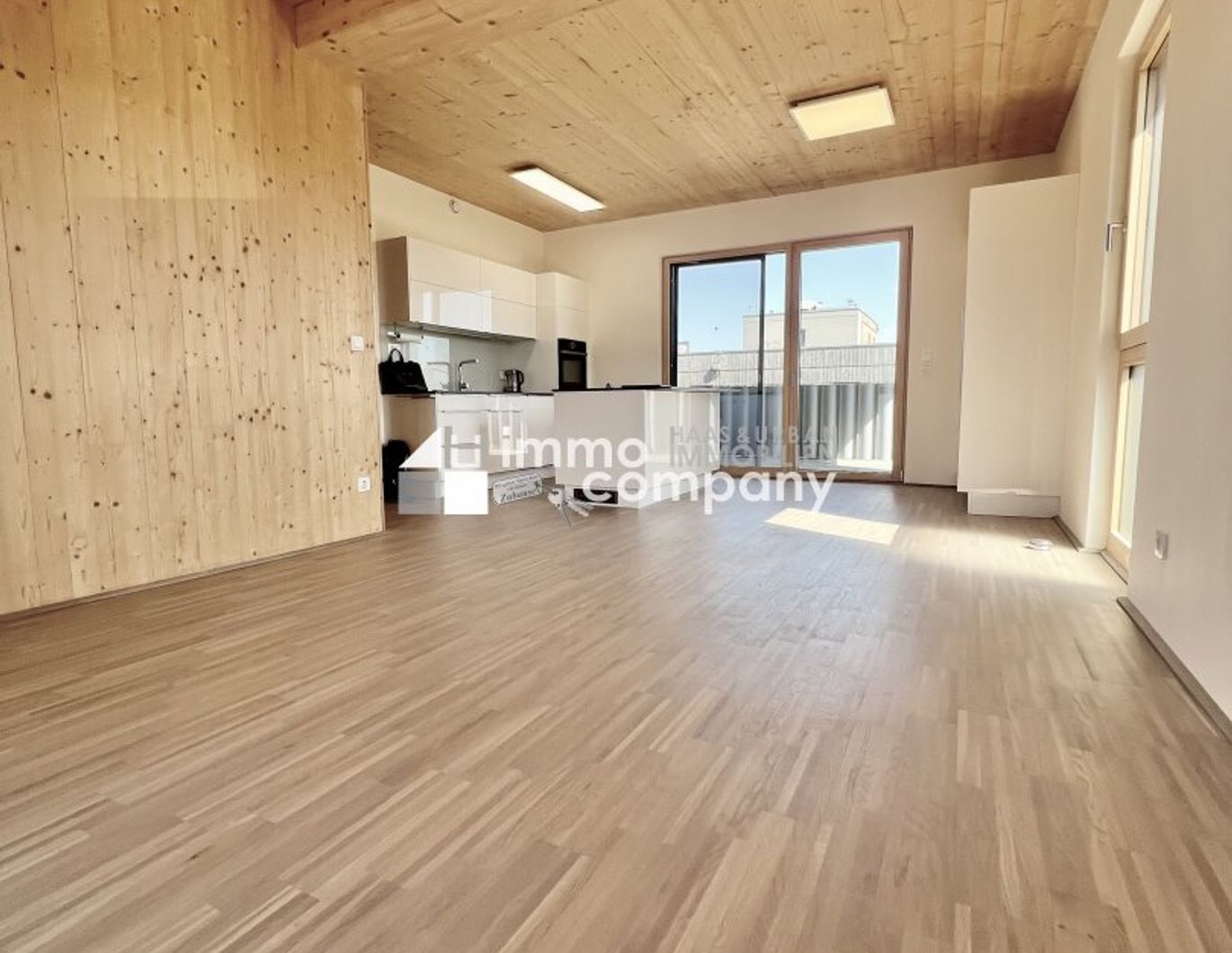 Moderne und neue Wohnung mit schöner Aussicht + Balkon und Terrasse!