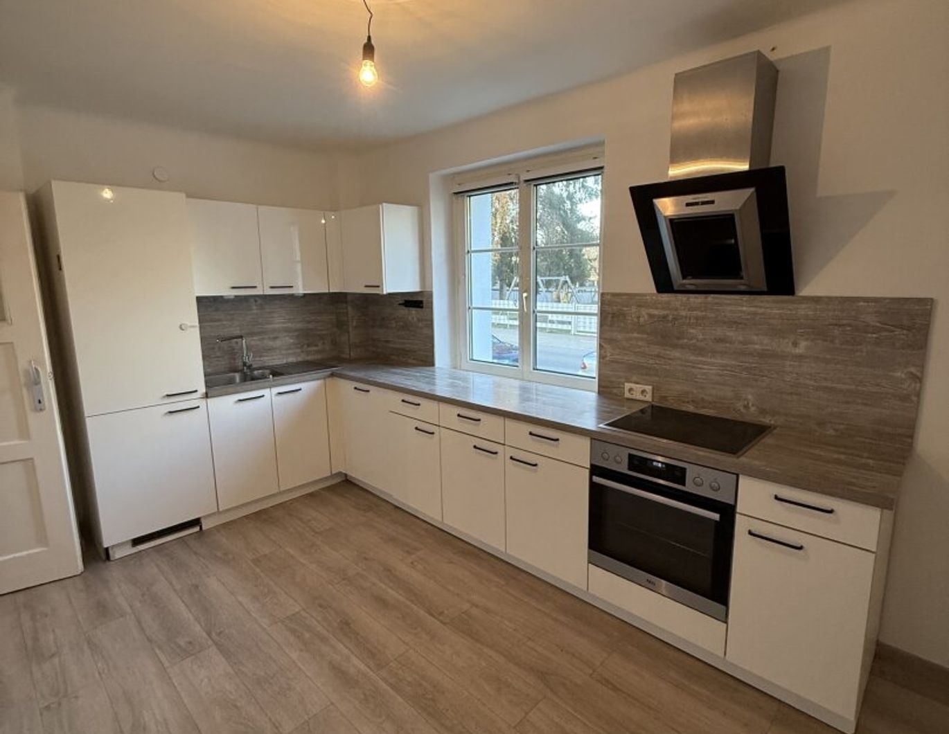 Gemütliche, ruhig gelegene 2,5-Zimmer Wohnung mit Loggia in Stadtrandlage Ried