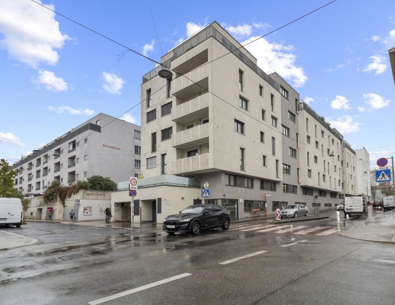 ++ NEU ++ FAMILIENWOHNUNG - VIER Zimmer mit großer TERRASSE