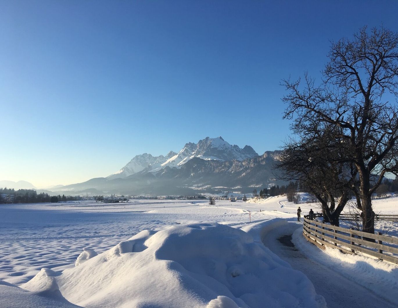St. Johann: MIETE - große 109 m² schöne teilmöblierte 4 Zimmerwohnung 