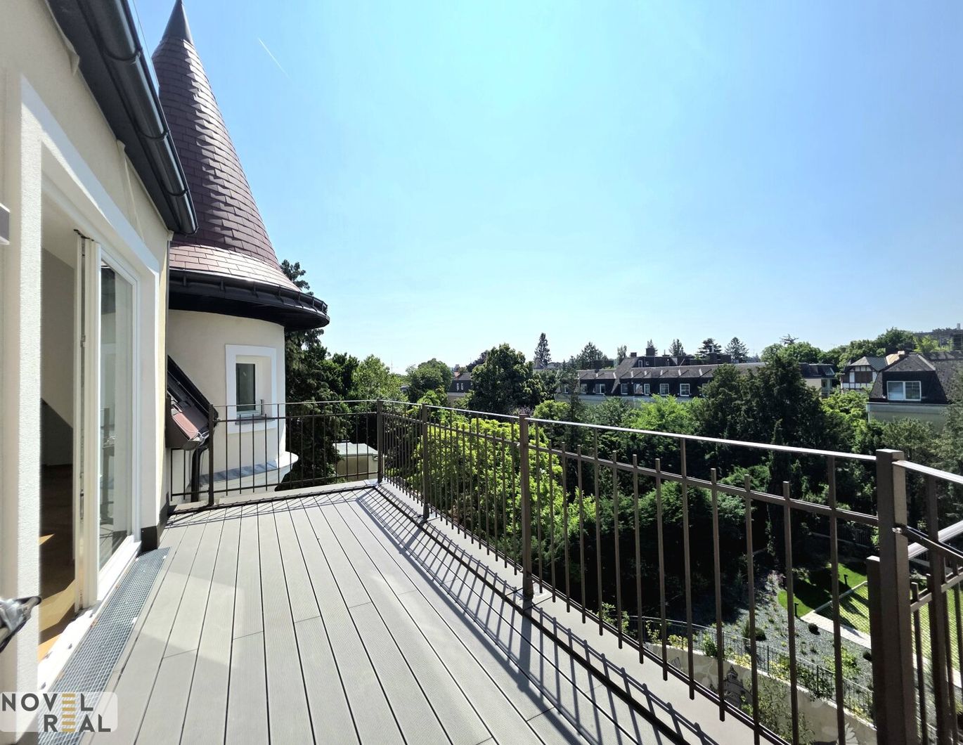 Luxus-Penthouse mit exklusiven Highlights wie Indoor-Pool, Spa- und Fitnessbereich! Über den Dächern von Hietzing!
