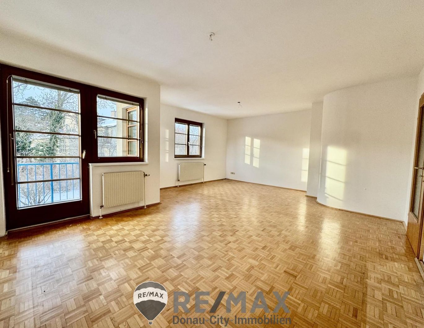 Perchtoldsdorf: Ruhe, Balkon, Tiefgarage, Wien direkt erreichbar!