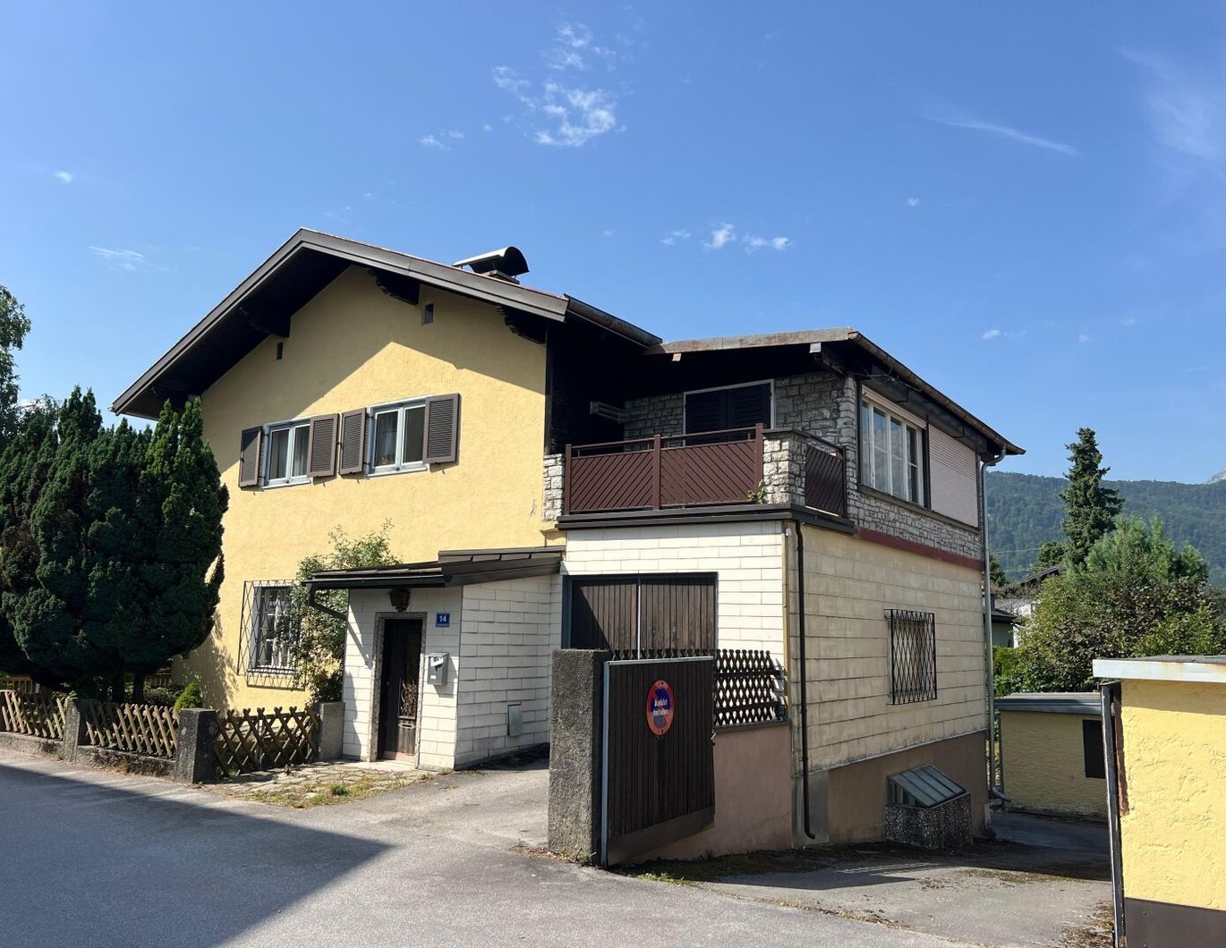 Sanierungsbedürftiges Einfamilienhaus in ruhiger Wohnlage nahe der Stadt Salzburg