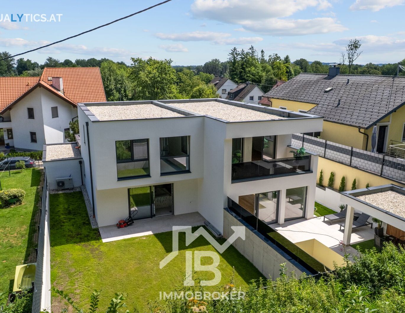 Neue Doppelhaushälfte in Enns mit großem Garten, Carport und optimaler Aufteilung!
