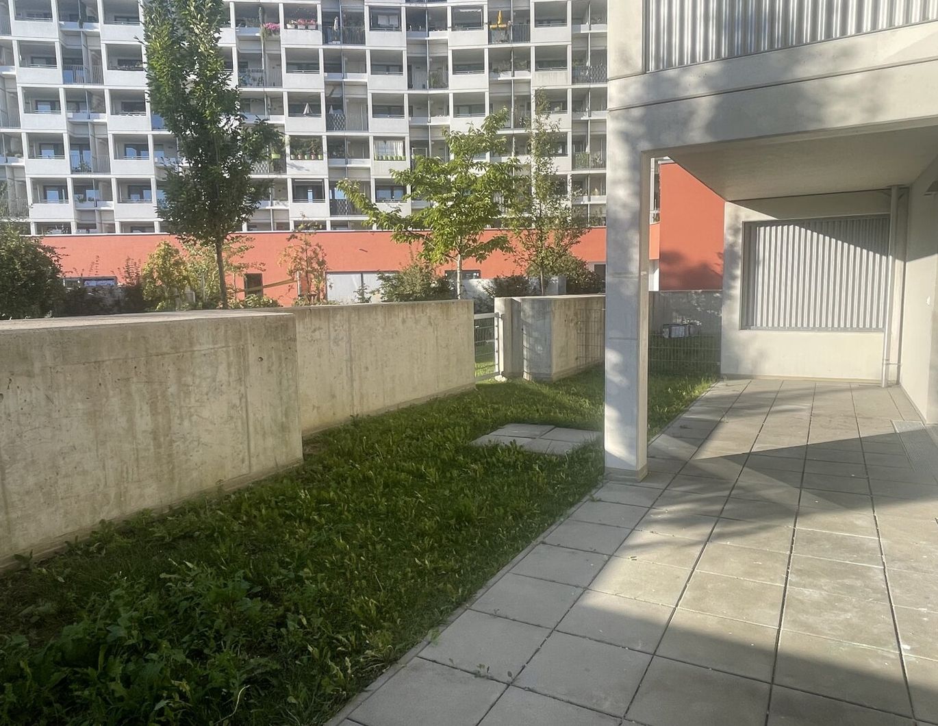 PROVISIONSFREI VOM EIGENTÜMER! ERNTE LAA! MODERNE 4-ZIMMER-MAISONETTE-WOHNUNG MIT GARTEN NÄHE U6!